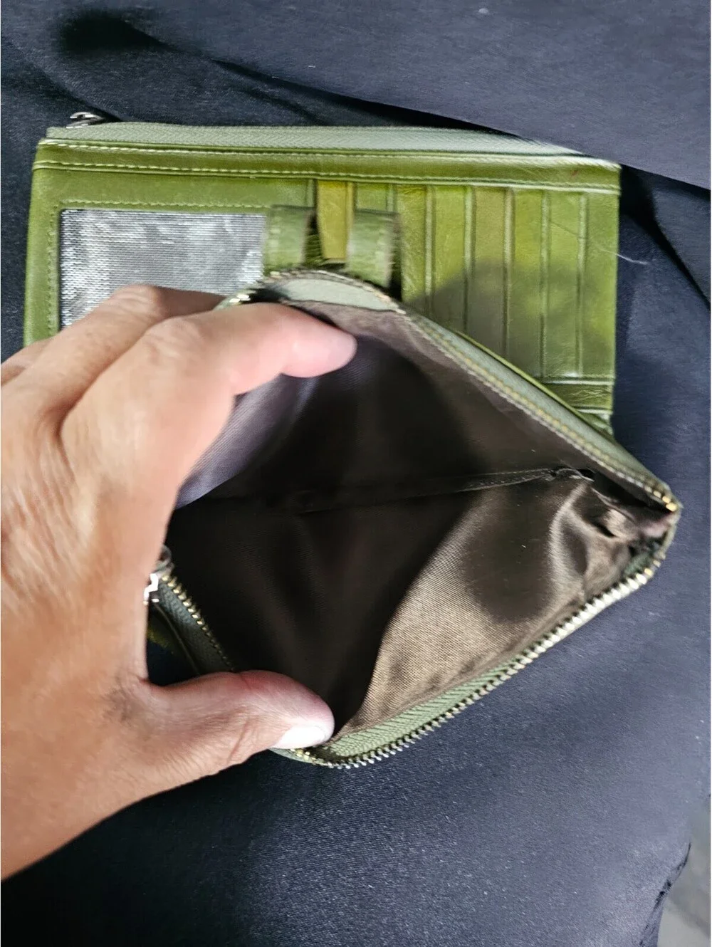VTG Roulens Green Zip-Around Folding Wallet with ID Window Photo Holder Leather